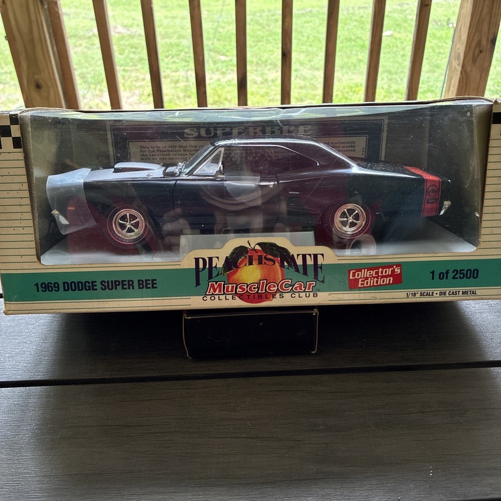 Ertl 1/18 scale 1969 Dodge Super Bee Triple Black Red Stinger Boxed